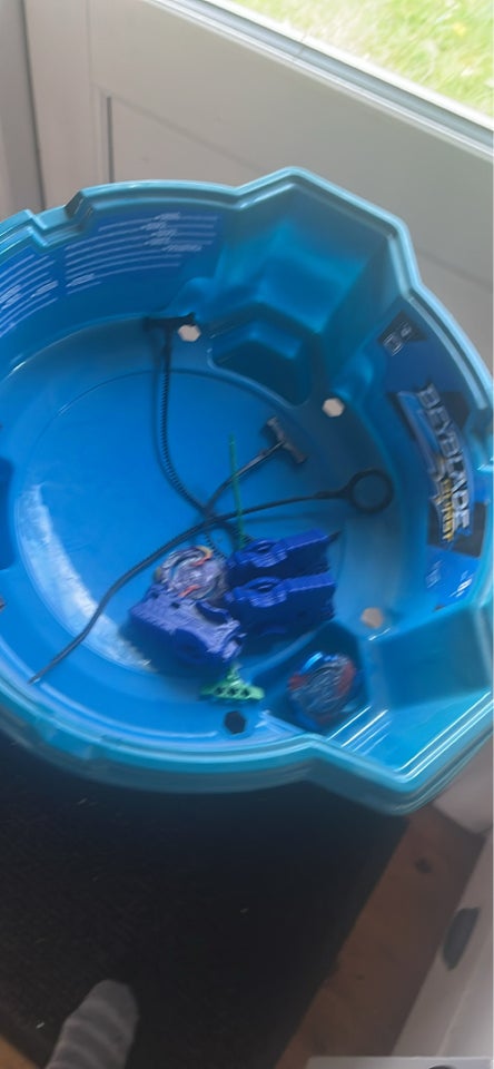 Andet legetøj, Beyblade action