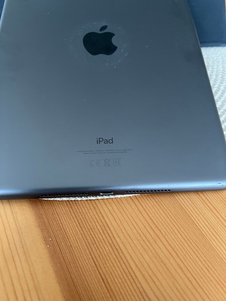 iPad Air, 16 GB, sort