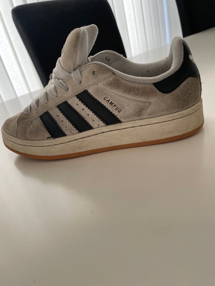 Sneakers str 385 Adidas