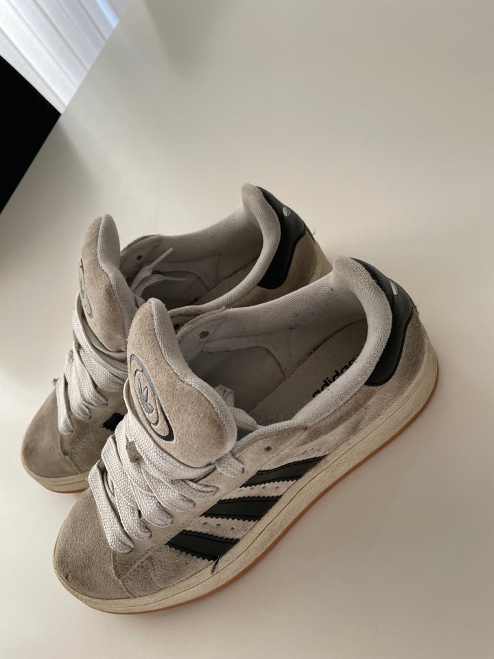 Sneakers str 385 Adidas