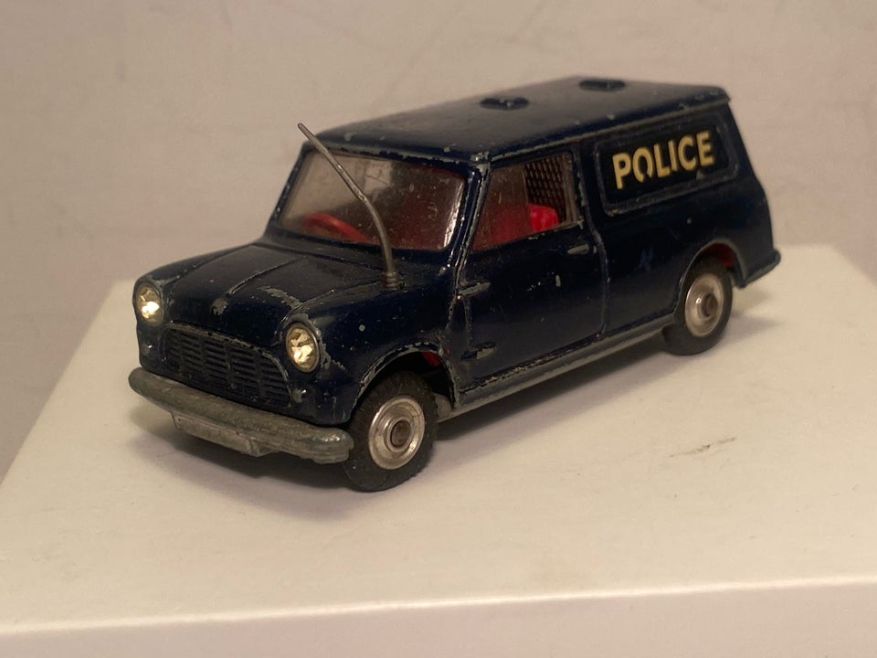 Modelbil Corgi Austin Mini Van