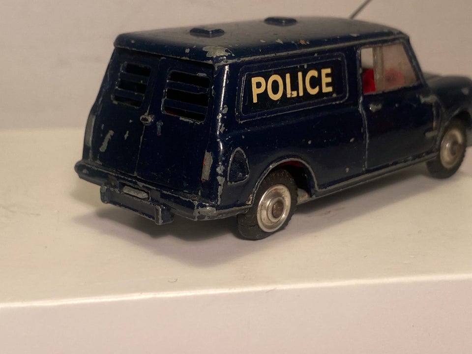 Modelbil Corgi Austin Mini Van