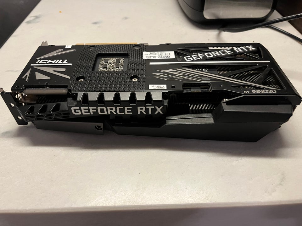 RTX 3090 NVIDIA, 24 GB RAM, God