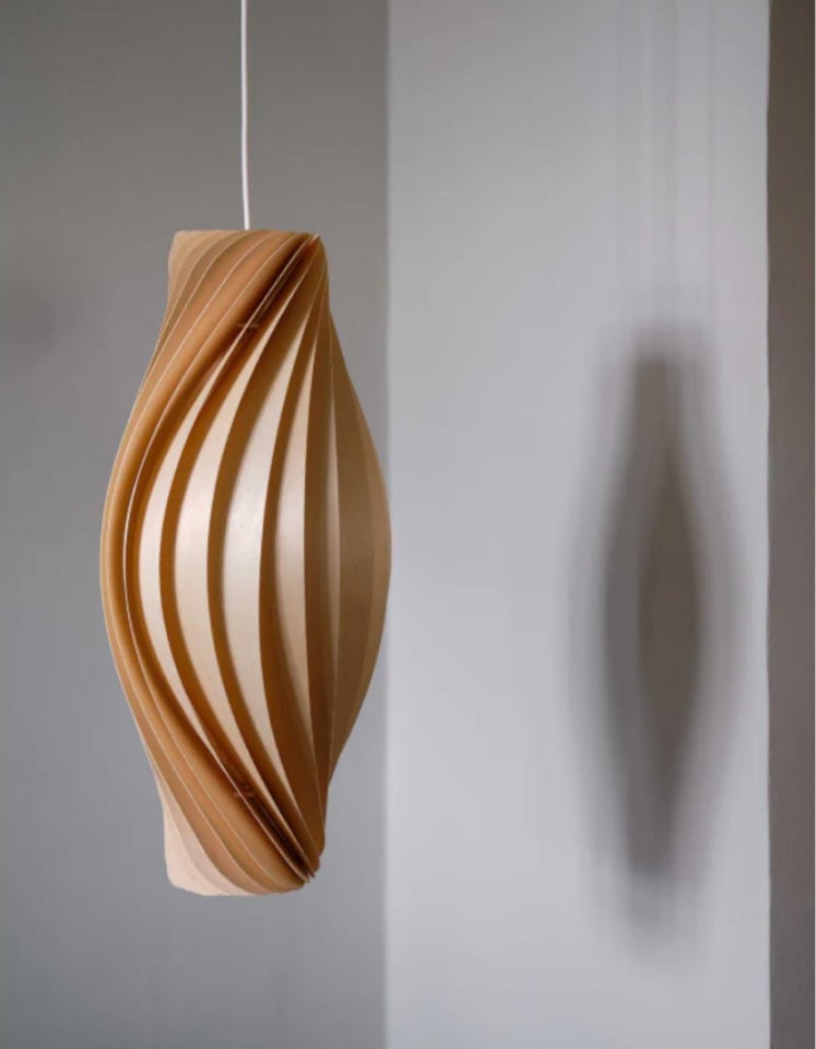 Lampe, Tom Rossau