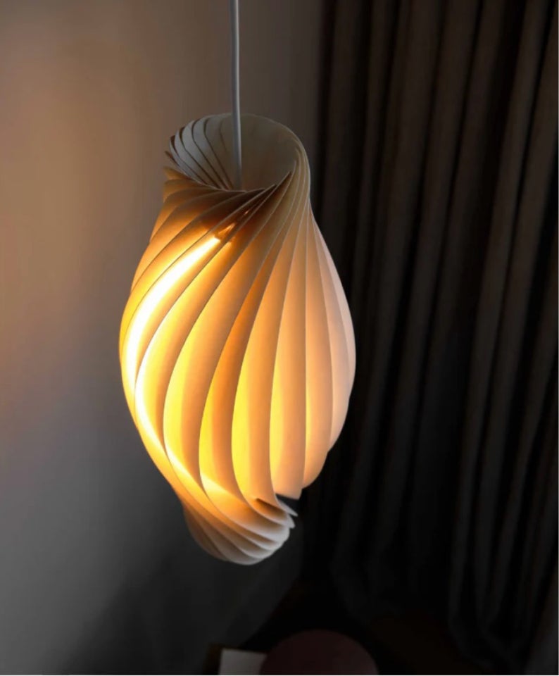 Lampe, Tom Rossau