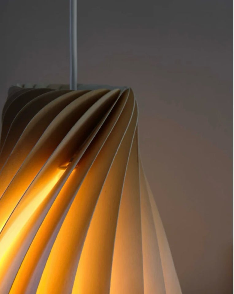 Lampe, Tom Rossau