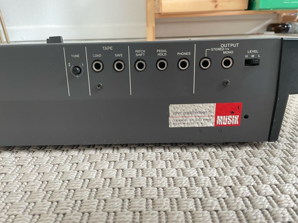 Synthesizer, Roland Juno-106