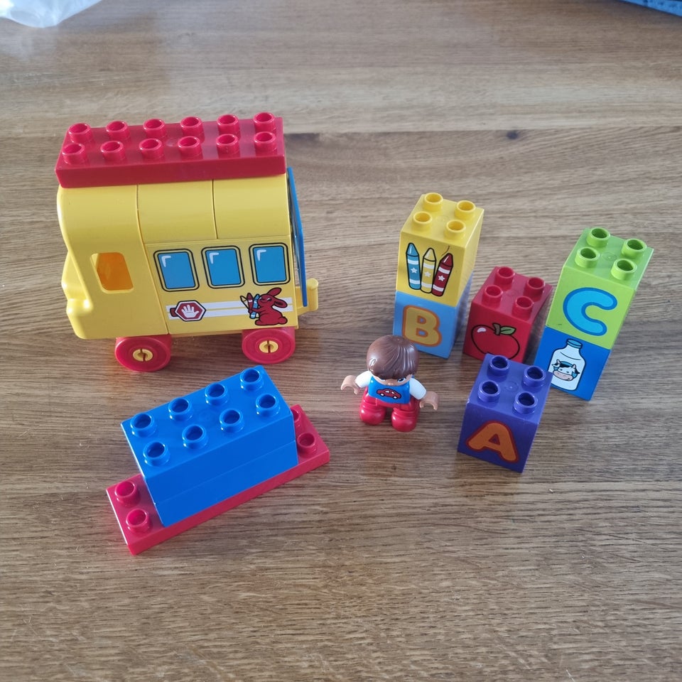 Lego Duplo, Skolebus