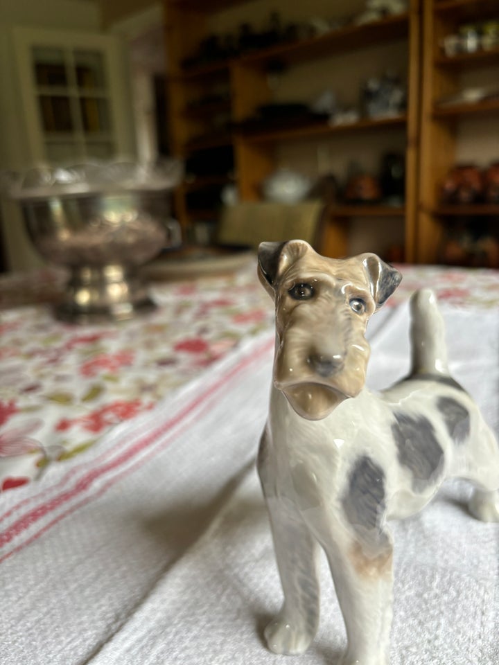 Figur - Ruhåret terrier, Royal