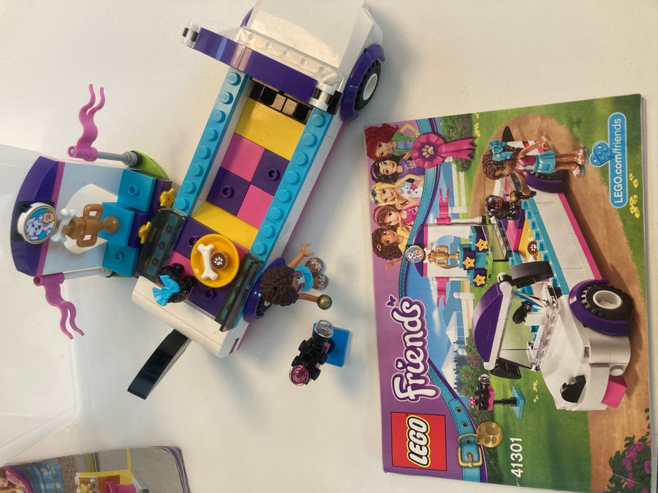 Lego Friends, Biler