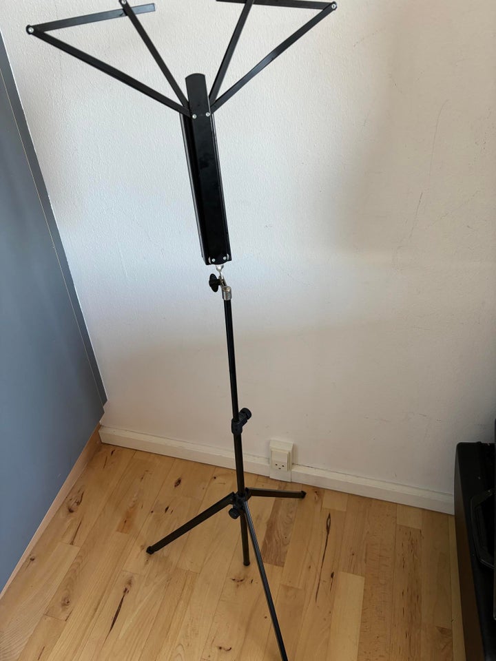 Musik Stand, Jupiter metal