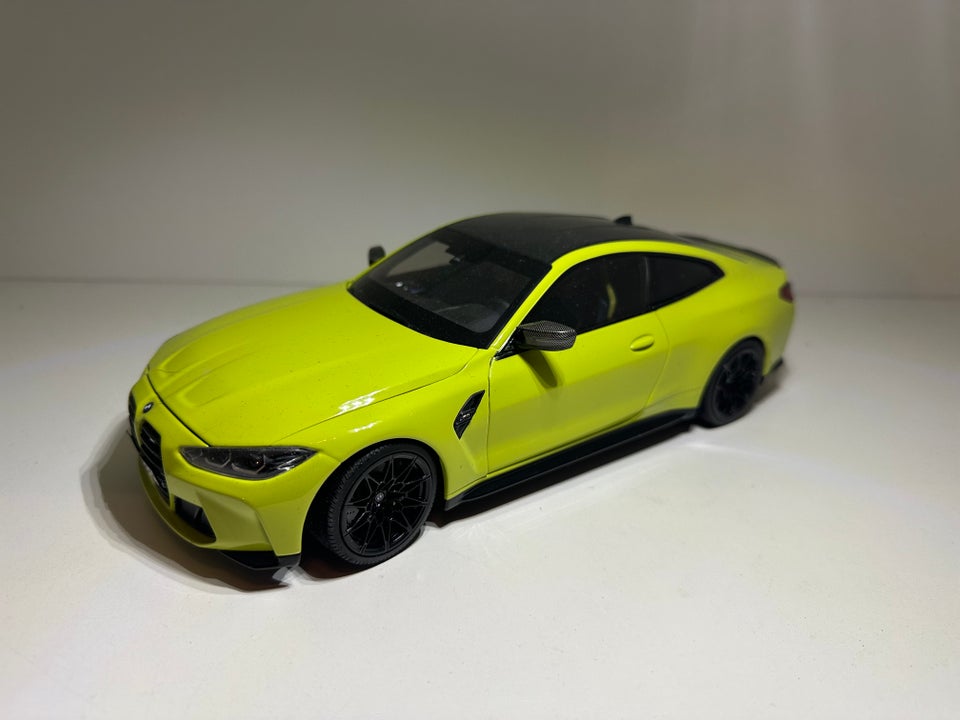 Modelbil, Minichamps BMW M4 , skala