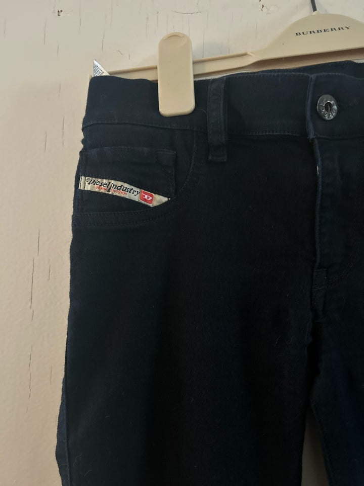 Jeans, Diesel, str. 28