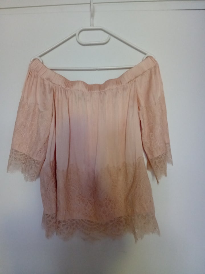 Bluse Gina tricot str 38