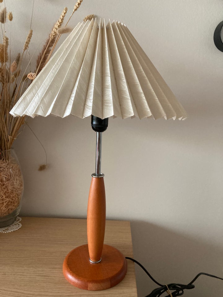 Anden bordlampe, Retro bordlampe