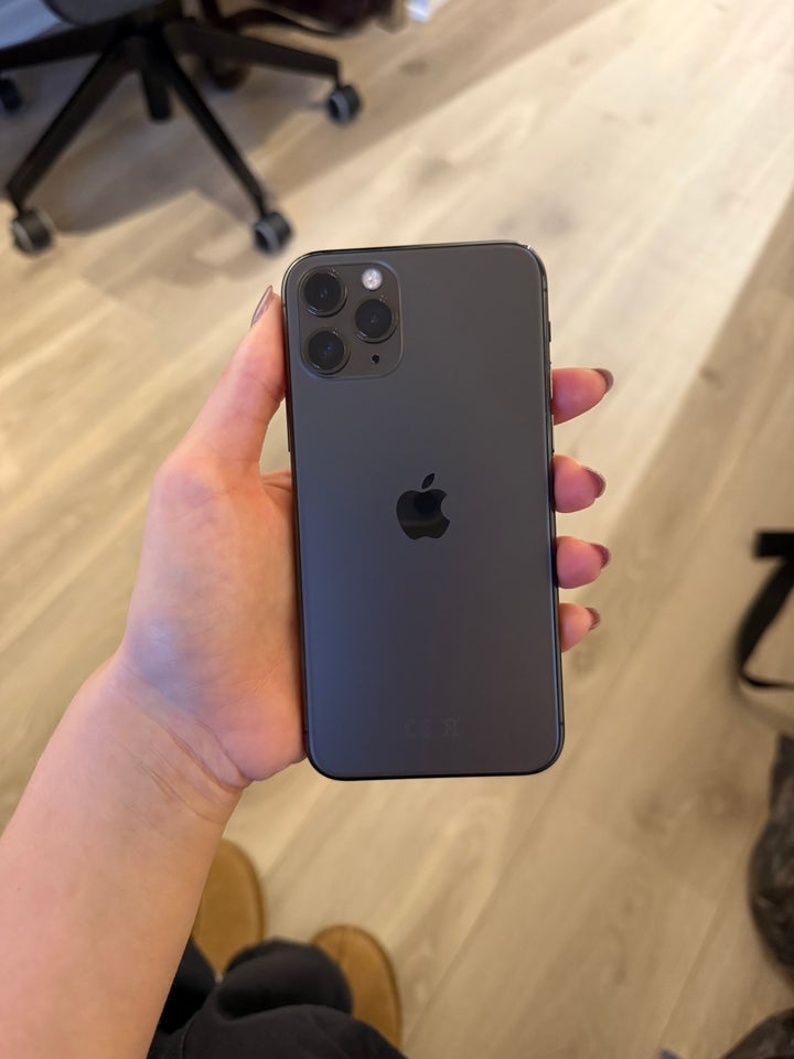 iPhone 11 Pro, 64 GB, sort