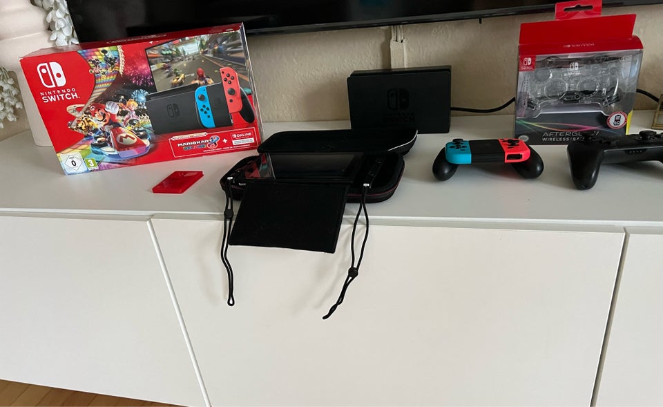 Nintendo Switch med tilbehør ,