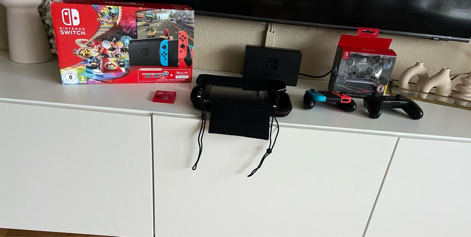 Nintendo Switch med tilbehør ,