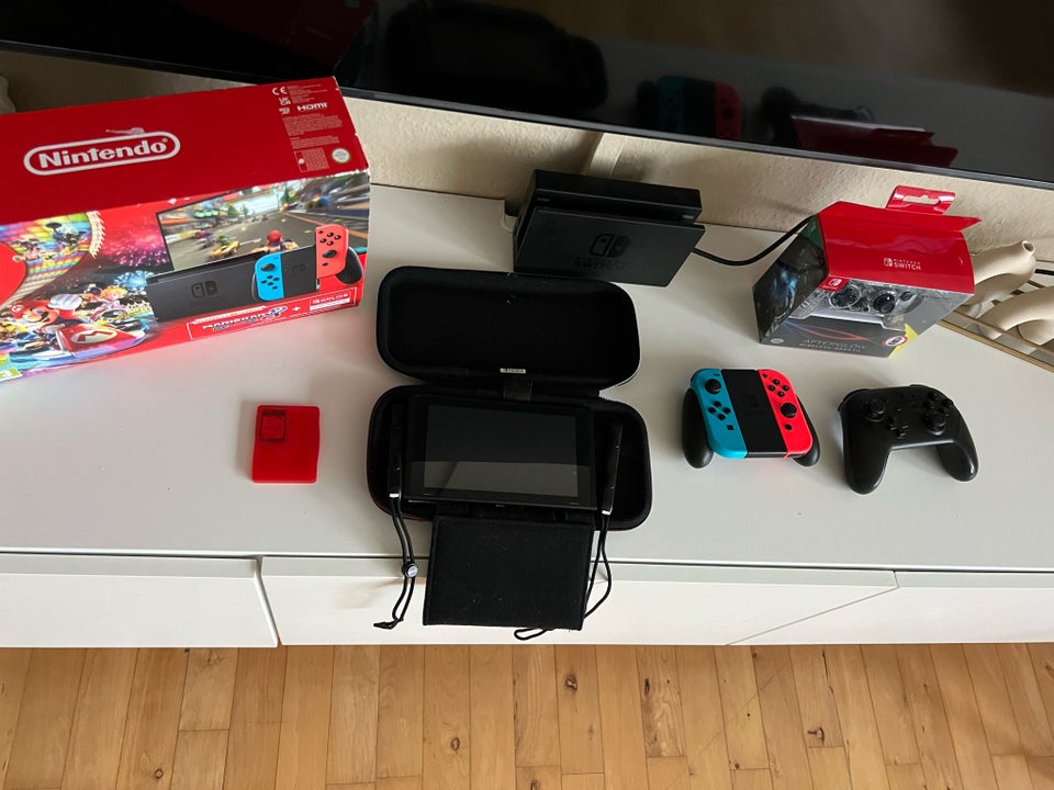 Nintendo Switch med tilbehør ,