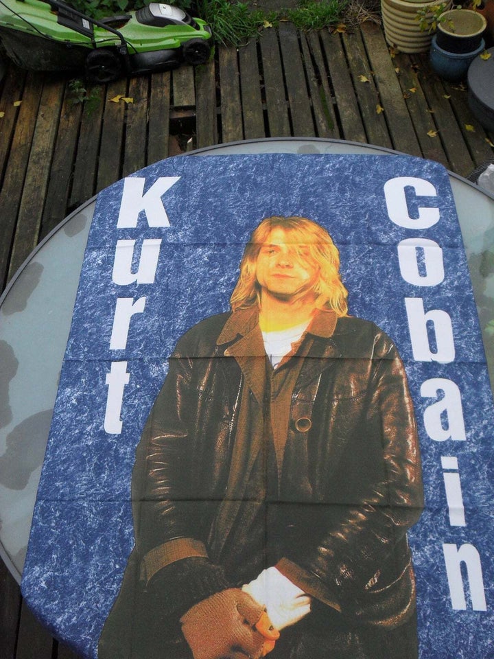 KURT CORBAIN MUSIK BANNER I STOF