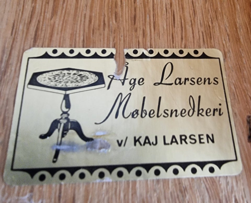 Skrivebord, ÅGE LARSENS