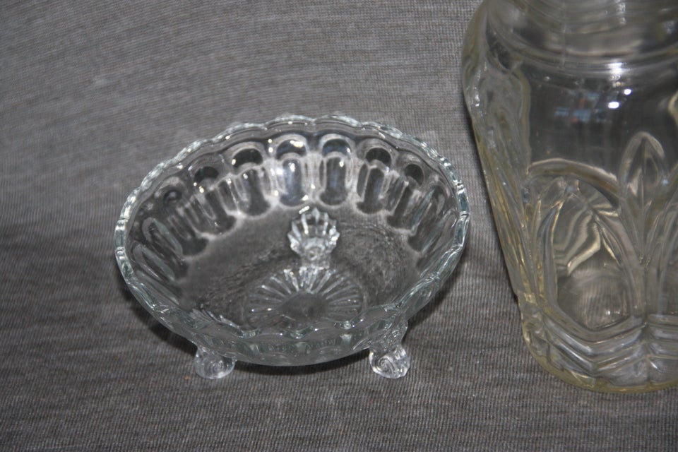Glas Yrsa vase i presset glas 17 cm