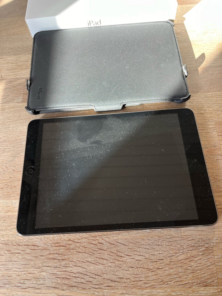 iPad, 16 GB, sort