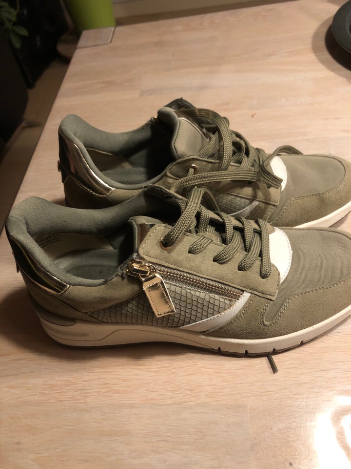 Sneakers, Tamaris, str. 40