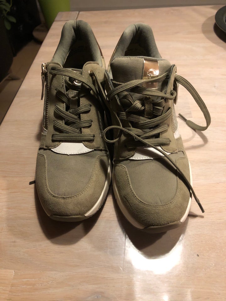 Sneakers, Tamaris, str. 40