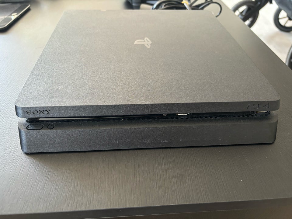 Playstation 4 CUH-2216B God