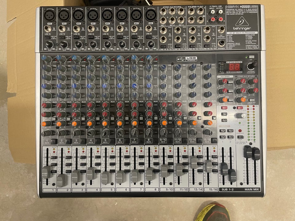 mixer , Behringer Xenyx X2222USB