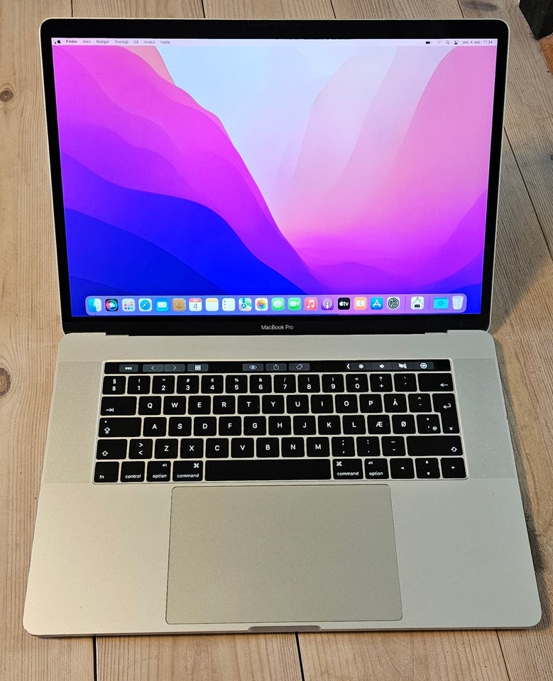 MacBook Pro, 15 inch, 2016