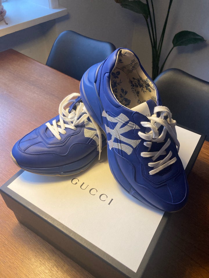 Sneakers Gucci str 41