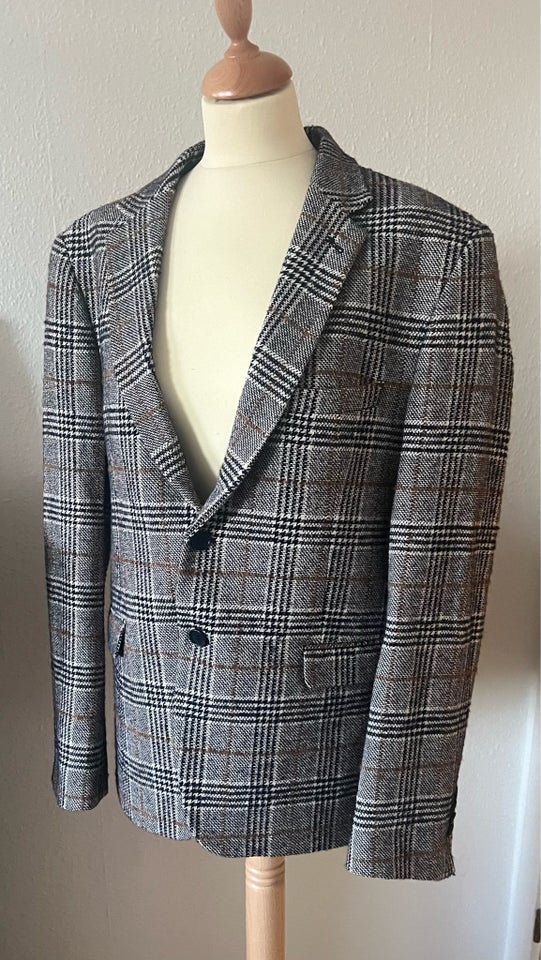 Blazer, str. L, Exibit la Sartoria