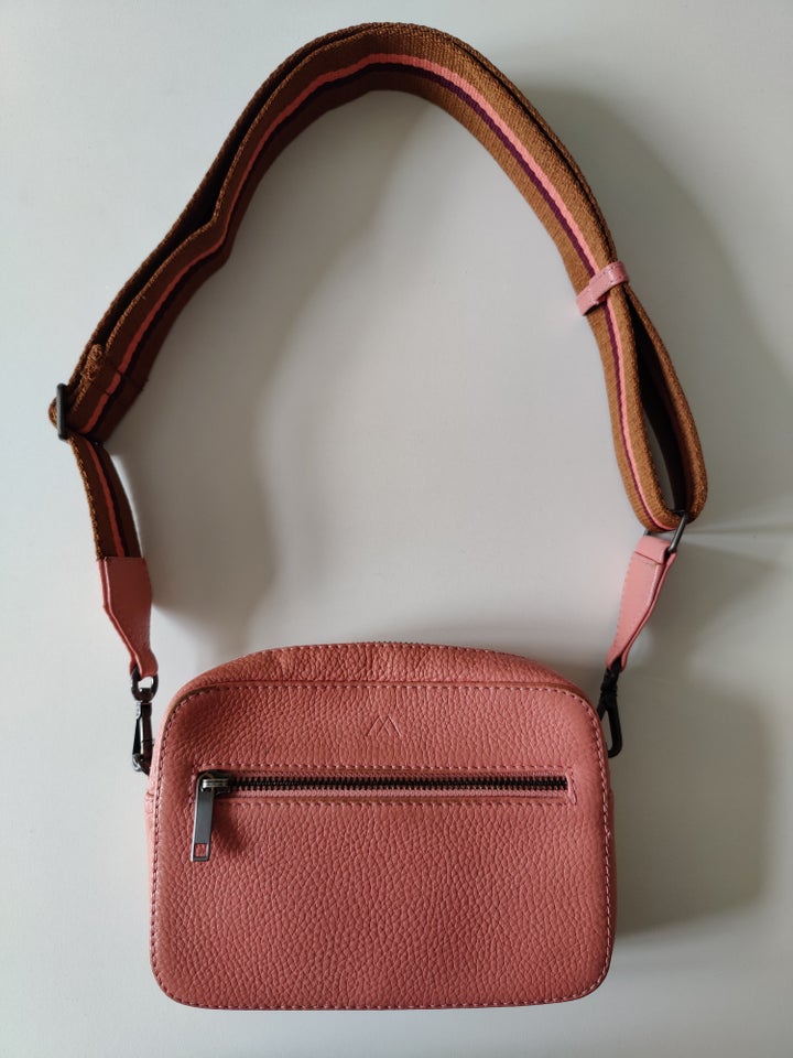 Crossbody, Markberg