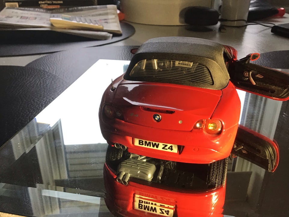 Modelbil, RICKO BMW Z 4, skala 1:18