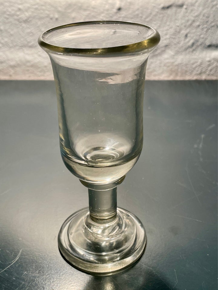 Klokkeformet 1800 tals glas