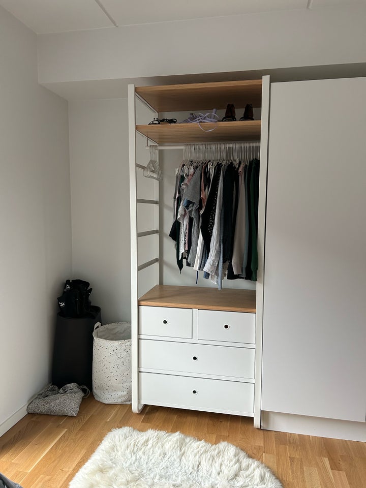 Klædeskab, IKEA, b: 85 d: 55 h: 215