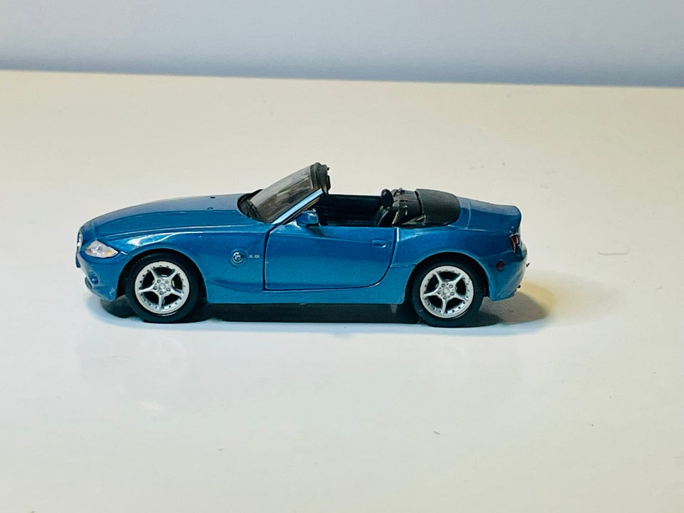 Modelbil, Welly BMW Z4, skala 1:36