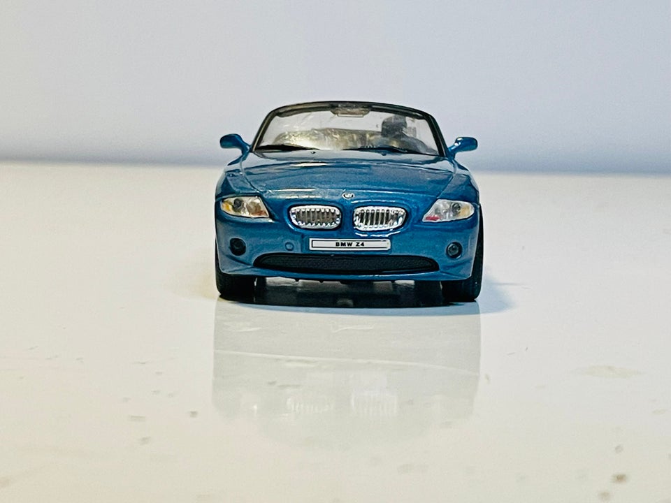 Modelbil, Welly BMW Z4, skala 1:36