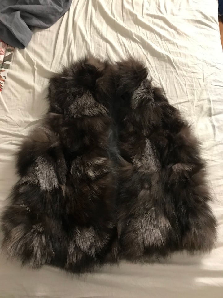 Vest, FUR LIVING , str. 42