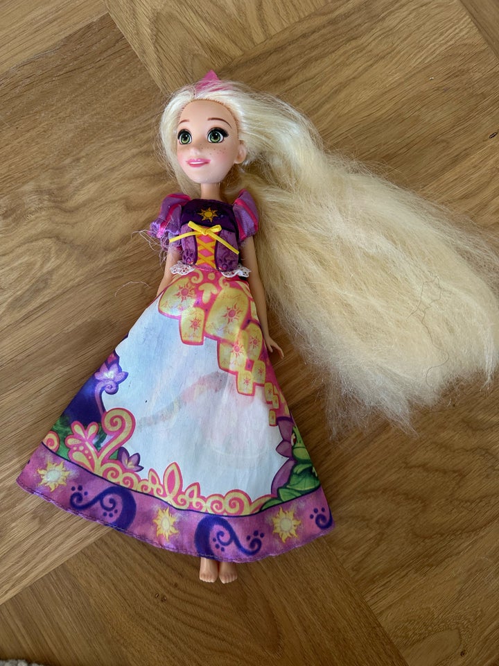 Barbie, Rapunzel Disney dukke