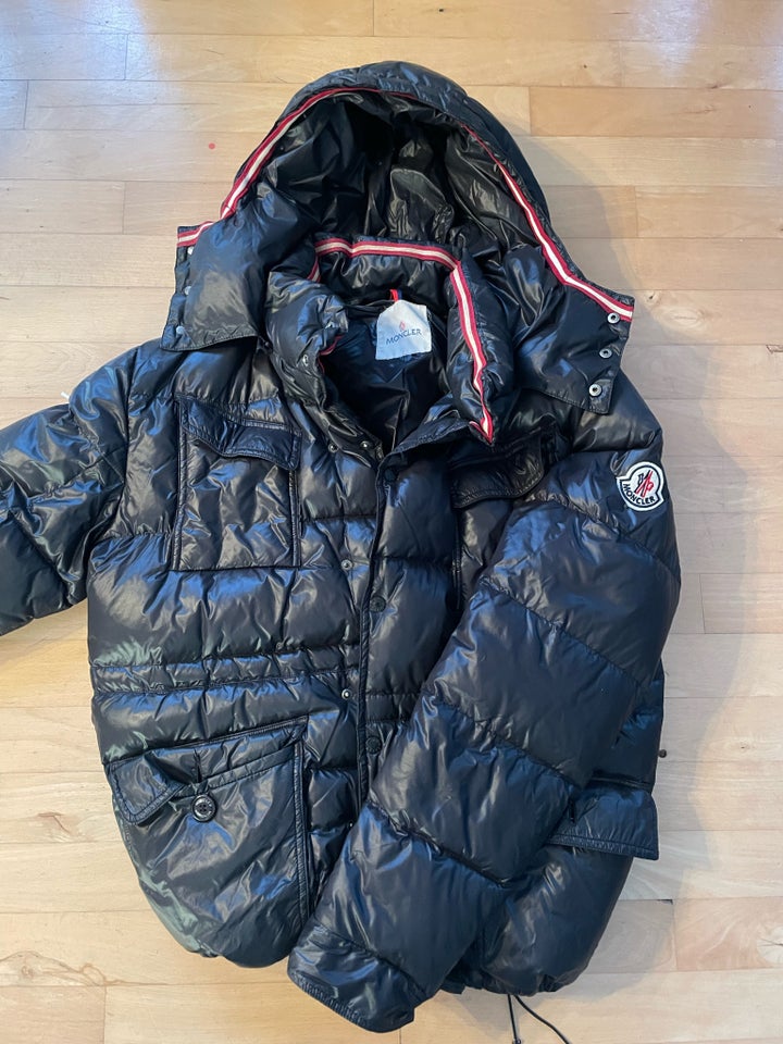 Dynejakke, str. M, Moncler