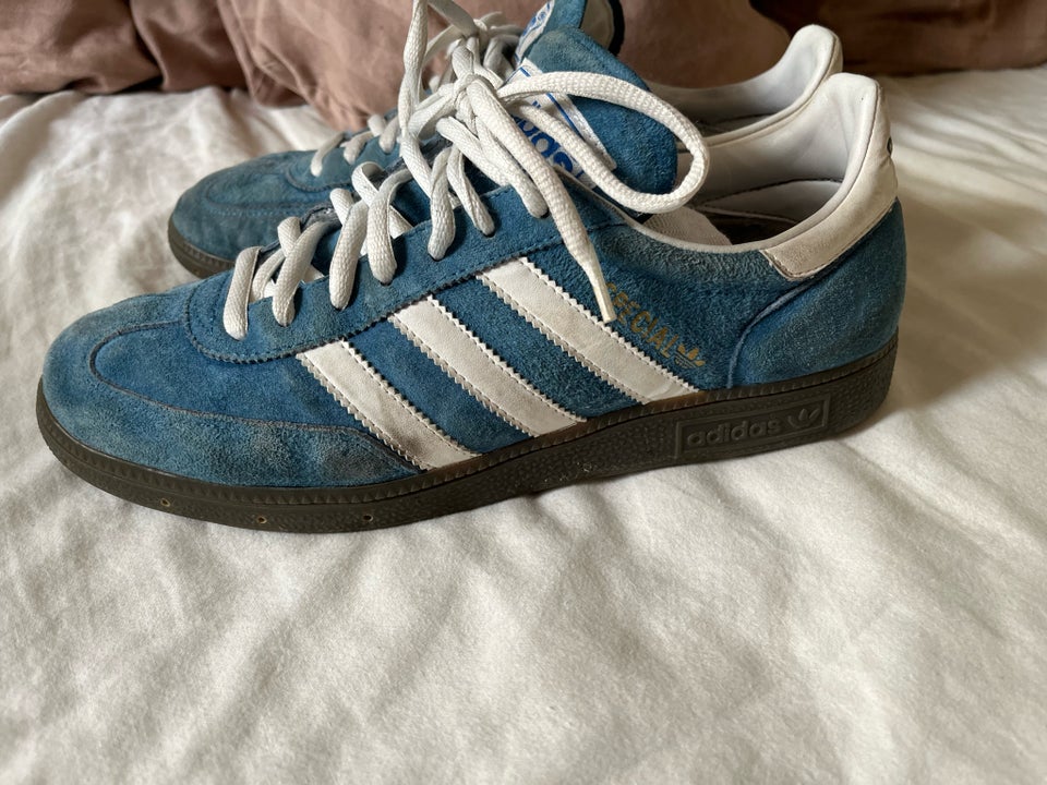 Sneakers Adidas Spezial str 42