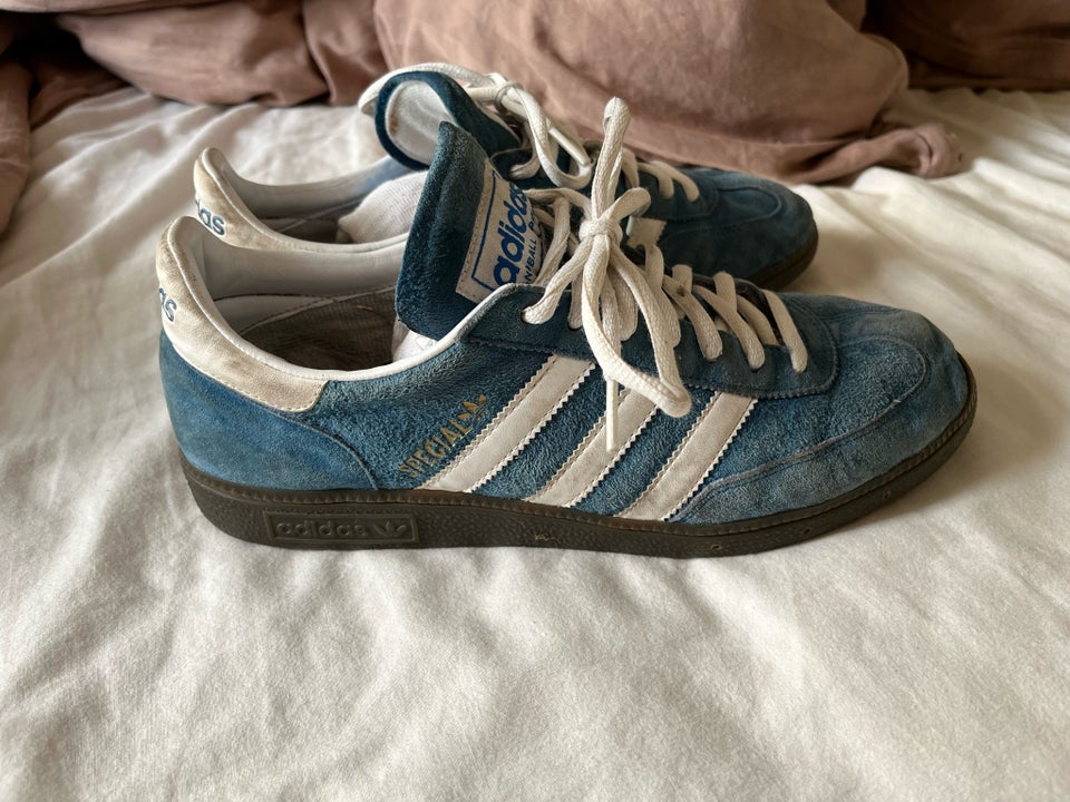 Sneakers Adidas Spezial str 42