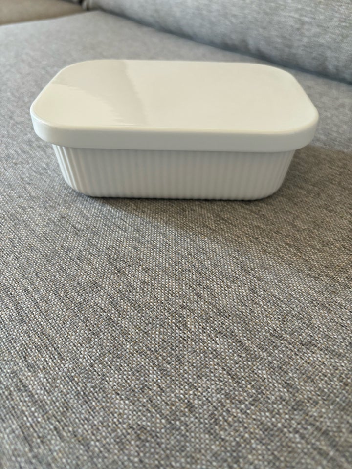 Porcelæn, Smørskål til Kærgården,