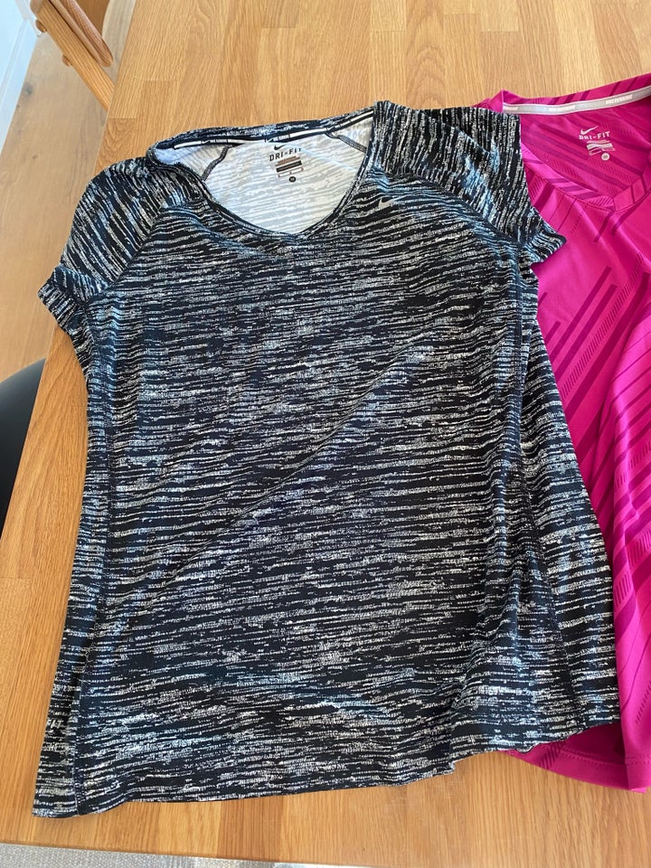 T-shirt, Nike + Kari taraa , str. M