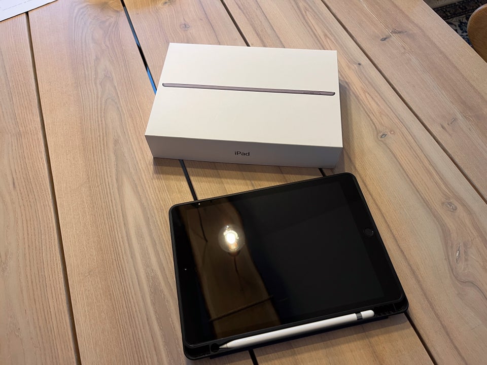 iPad 8, 32 GB, Perfekt