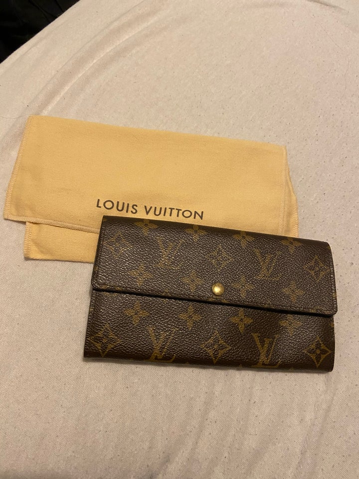 Pung, Louis Vuitton