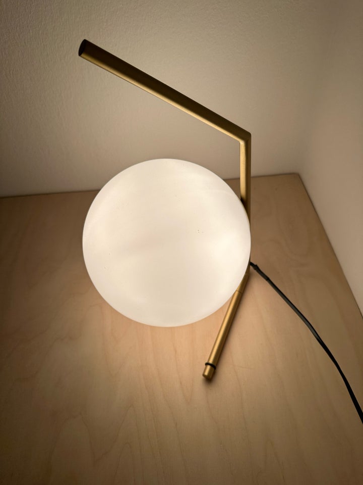 Lampe, FLOS